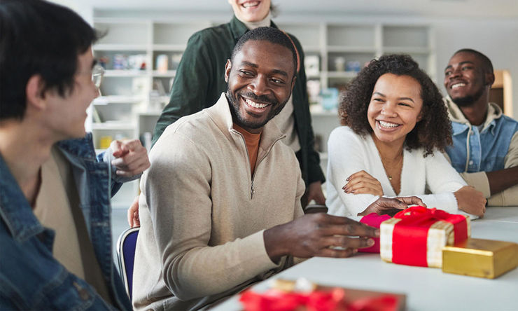 Best Gift Basket Ideas For Coworkers