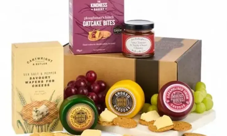 What to Put in a Hamper (and How to Make One)